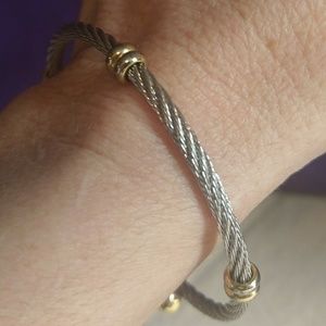 🛍5 for $25🛍Gold and Silvertone bracelet